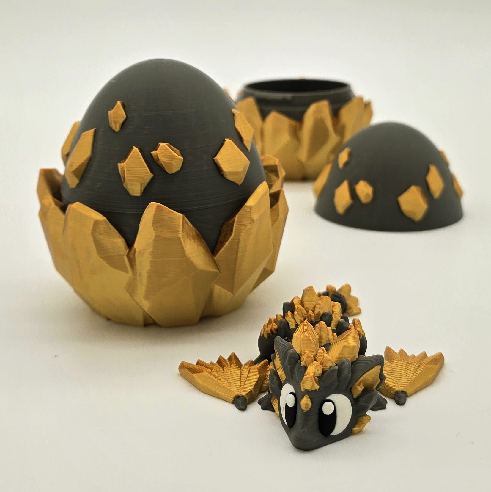 Kristalldrache im Ei